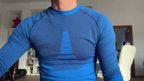 Loveisperfect online show from December 14, 2025, 8:09 am