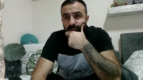 loveivat80 online show from December 22, 2024, 5:32 pm