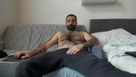 loveivat80 online show from October 5, 2025, 7:07 am