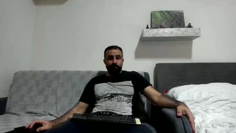 loveivat80 online show from October 19, 2025, 4:07 pm