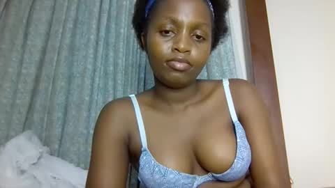 lovelbrownie online show from October 9, 2025, 7:01 pm