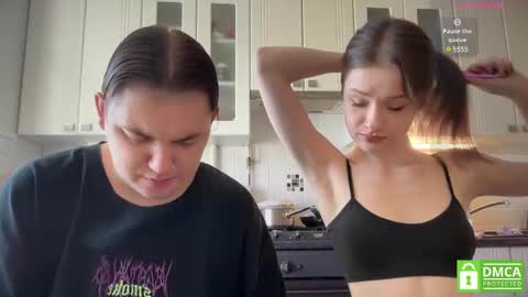 Mileena and Oliver online show from February 24, 2025, 10:26 am