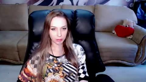 Snapshot of lovellymalina chatting on June 22, 2026, 9:39 am private open online show from June 22, 2026, 9:39 am
