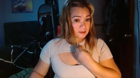 Snapshot of lovely_amara chatting on March 23, 2026, 1:04 pm lovely_amara online show from March 23, 2026, 1:04 pm