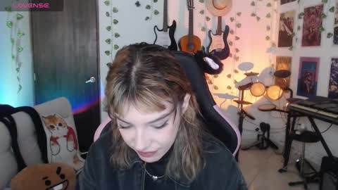 Snapshot of lovely_cass chatting on March 4, 2026, 8:26 pm Cassie online show from March 4, 2026, 8:26 pm