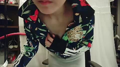 DANA KIM online show from January 10, 2025, 3:48 pm