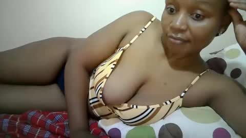 Snapshot of lovely_gee chatting on May 9, 2026, 7:19 pm sexylover online show from May 9, 2026, 7:19 pm