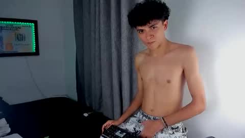 Snapshot of lovely_horny713 chatting on April 15, 2026, 7:58 pm Salo online show from April 15, 2026, 7:58 pm