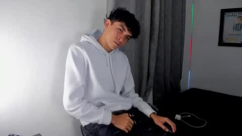 Snapshot of lovely_horny713 chatting on April 17, 2026, 11:02 am Salo online show from April 17, 2026, 11:02 am