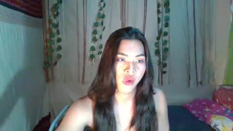 lovely_krizzy online show from November 26, 2025, 11:22 am