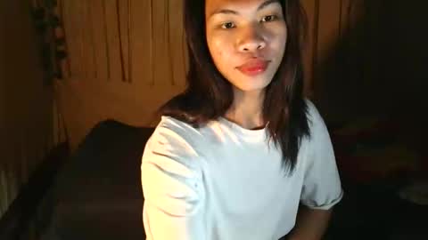 lovely_krizzy online show from January 12, 2026, 11:04 am