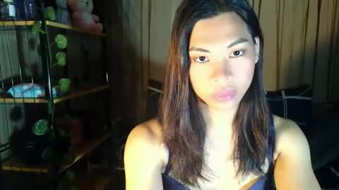 lovely_krizzy online show from February 17, 2026, 11:18 am