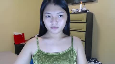 Lovely Laura online show from December 2, 2024, 8:19 am