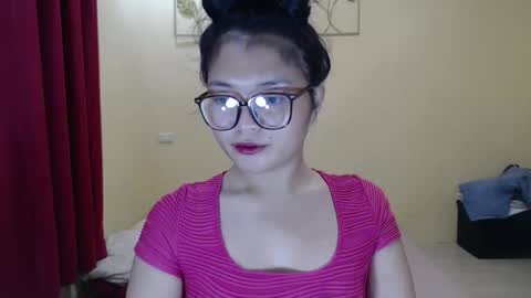 Lovely Laura online show from December 8, 2024, 9:35 am