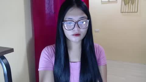 Lovely Laura online show from February 21, 2025, 8:18 am