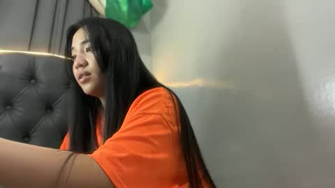 lovely_leah23 online show from February 9, 2026, 8:57 pm