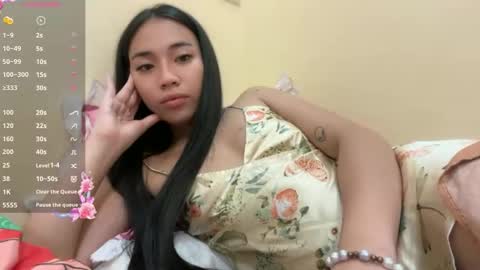 Snapshot of lovely_leah23 chatting on April 26, 2026, 9:40 am lovely_leah23 online show from April 26, 2026, 9:40 am