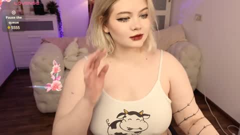 lovely_leilla online show from January 9, 2025, 2:43 am