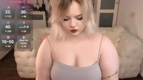 lovely_leilla online show from February 20, 2025, 10:59 pm