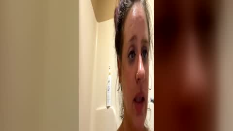 lovely_lemons online show from June 14, 2026, 4:53 pm