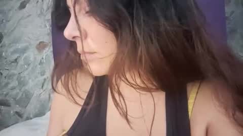 Maya online show from November 7, 2025, 11:05 pm