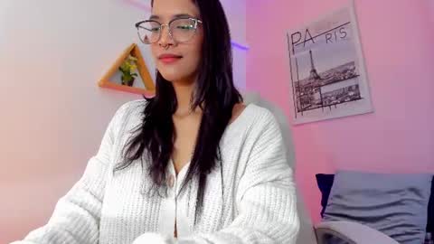 Snapshot of lovely_oliviaa chatting on June 17, 2026, 5:36 pm Olivia online show from June 17, 2026, 5:36 pm