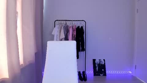 Snapshot of lovely_poppy chatting on June 10, 2026, 1:28 am Lolly online show from June 10, 2026, 1:28 am