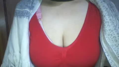 Snapshot of lovely_sweet_girl chatting on January 2, 2025, 7:40 pm katrina follow me guys online show from January 2, 2025, 7:40 pm