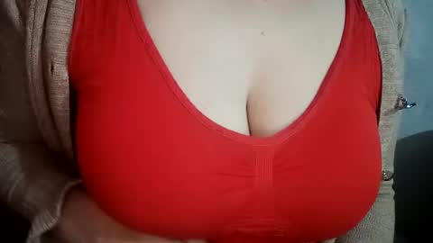 Snapshot of lovely_sweet_girl chatting on February 4, 2025, 3:22 am katrina follow me guys online show from February 4, 2025, 3:22 am