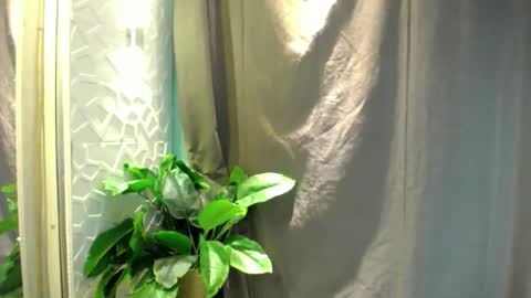 Thea  online show from January 13, 2026, 5:02 am