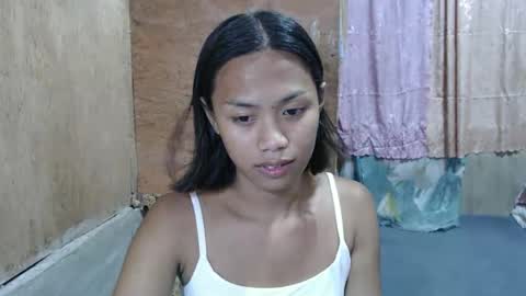 lovely_yvoneslutty online show from December 19, 2025, 1:07 pm