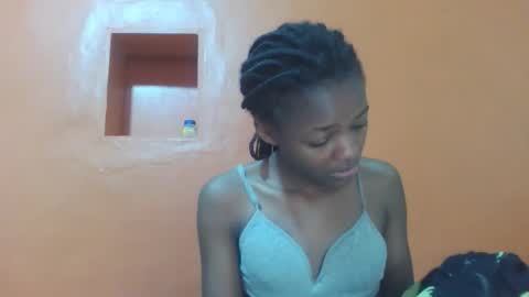 Lovely yvonne online show from October 18, 2025, 1:56 pm