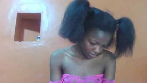 Lovely yvonne online show from October 25, 2025, 12:13 pm