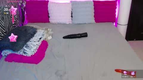 Snapshot of lovelybutterfly chatting on January 18, 2025, 10:17 am online show from January 18, 2025, 10:17 am