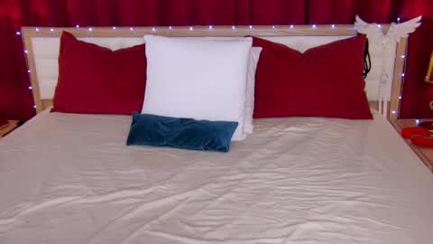 Caroline online show from March 7, 2025, 4:24 am