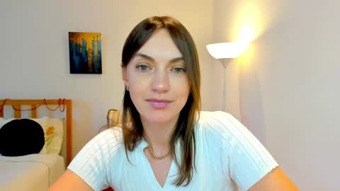 Mia online show from December 25, 2024, 12:26 pm