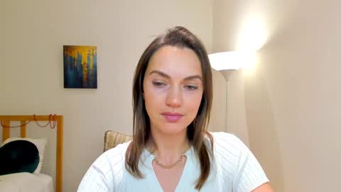 Mia online show from December 30, 2024, 1:25 pm