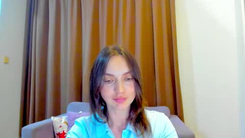 Mia online show from October 7, 2025, 11:51 am