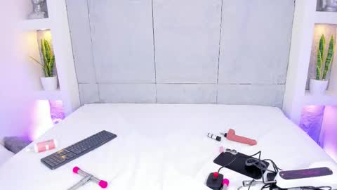 Lovely online show from March 19, 2026, 5:06 pm