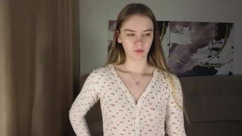 lovelygracee online show from November 7, 2025, 1:44 pm