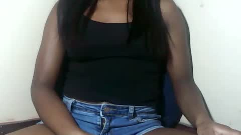 Snapshot of lovelylarra chatting on January 17, 2026, 11:08 pm lovelylarra online show from January 17, 2026, 11:08 pm
