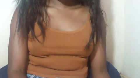 Snapshot of lovelylarra chatting on February 1, 2026, 7:29 am lovelylarra online show from February 1, 2026, 7:29 am