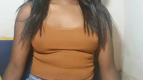 Snapshot of lovelylarra chatting on February 8, 2026, 8:51 am lovelylarra online show from February 8, 2026, 8:51 am