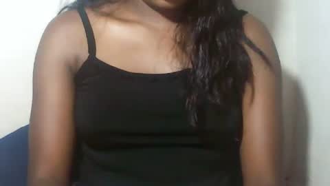 Snapshot of lovelylarra chatting on February 10, 2026, 6:45 pm lovelylarra online show from February 10, 2026, 6:45 pm