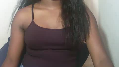 Snapshot of lovelylarra chatting on February 17, 2026, 12:45 pm lovelylarra online show from February 17, 2026, 12:45 pm