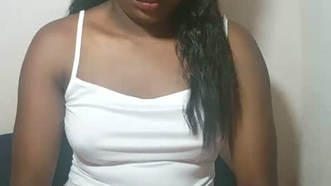 Snapshot of lovelylarra chatting on February 18, 2026, 5:47 am lovelylarra online show from February 18, 2026, 5:47 am