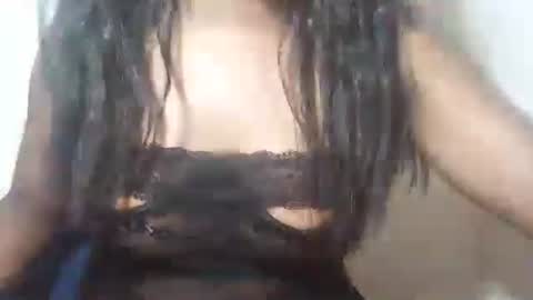 Snapshot of lovelylarra chatting on February 19, 2026, 7:04 am lovelylarra online show from February 19, 2026, 7:04 am