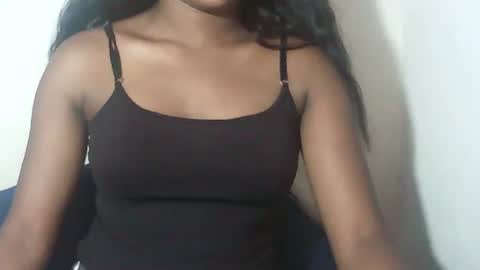 Snapshot of lovelylarra chatting on March 2, 2026, 8:32 am lovelylarra online show from March 2, 2026, 8:32 am