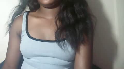 Snapshot of lovelylarra chatting on March 25, 2026, 7:58 am lovelylarra online show from March 25, 2026, 7:58 am
