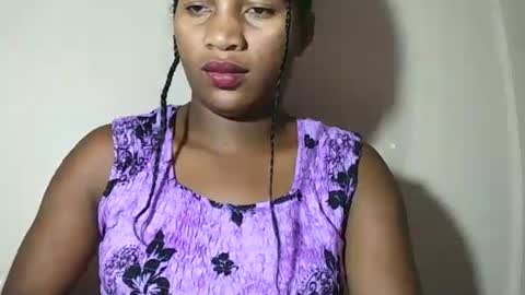 Snapshot of lovelylarra chatting on May 3, 2026, 10:54 am lovelylarra online show from May 3, 2026, 10:54 am